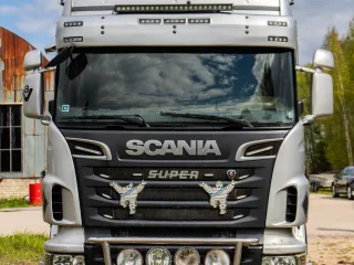 http://Scania%20R620%20ar%20iekrāvēju%20Jonsored%201080%20attēls