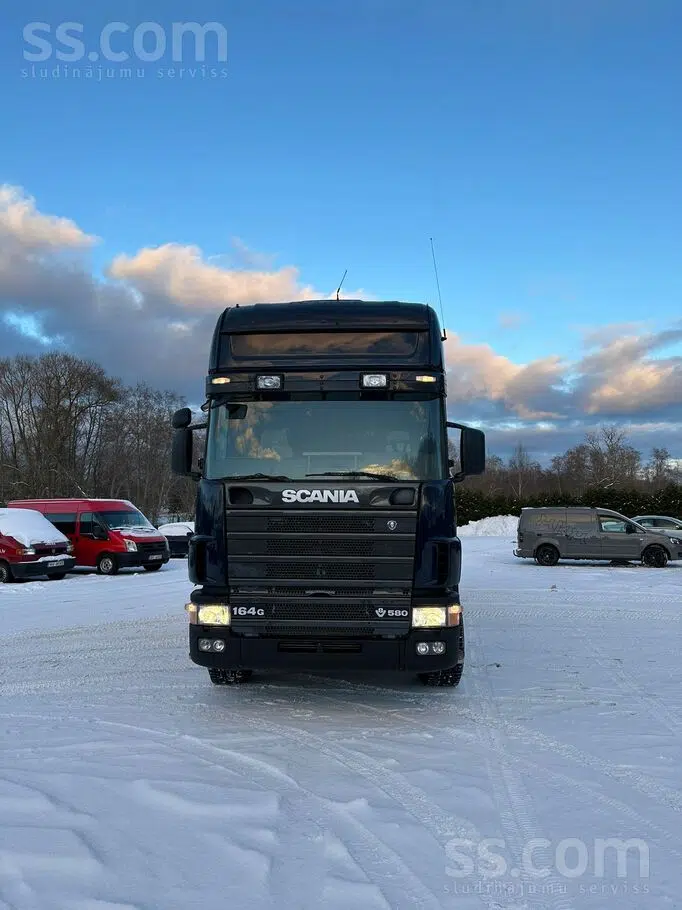 http://Šķeldotājs%20Heinola-TT%20uz%20Scania%20R164%20bāzes%20ar%20Jonsered%20K600%20attēls