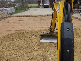 http://Mini%20ekskavatora%20pakalpojumi%20image