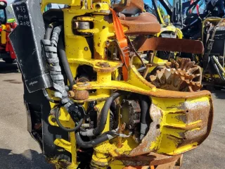 http://John%20Deere%20H414%20attēls